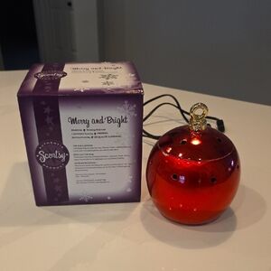Scentsy Festive Red Ornament Warmer